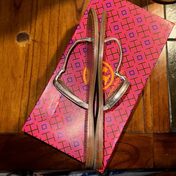 Tory Burch T-Strap Sandals size 8.5 - Picture 5 of 5